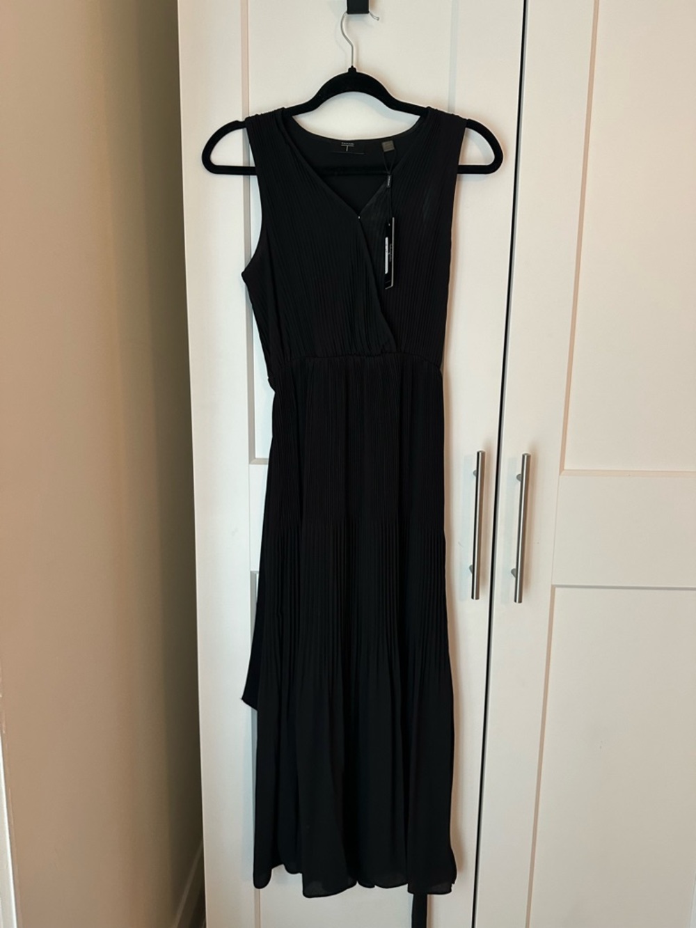 Tahari Black Pleated Sleeveless Maxi Dress